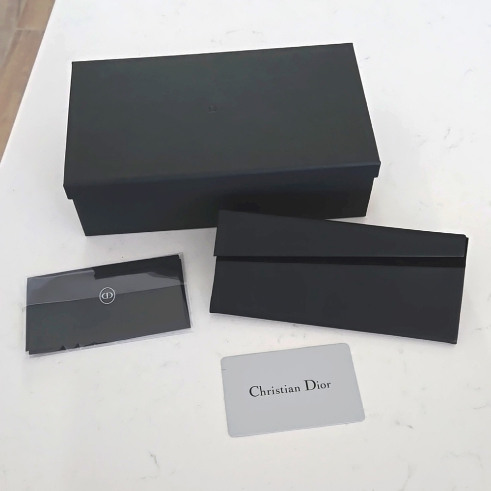 New never used authentic Dior glasses case holder, box, Authenticity card, wipe